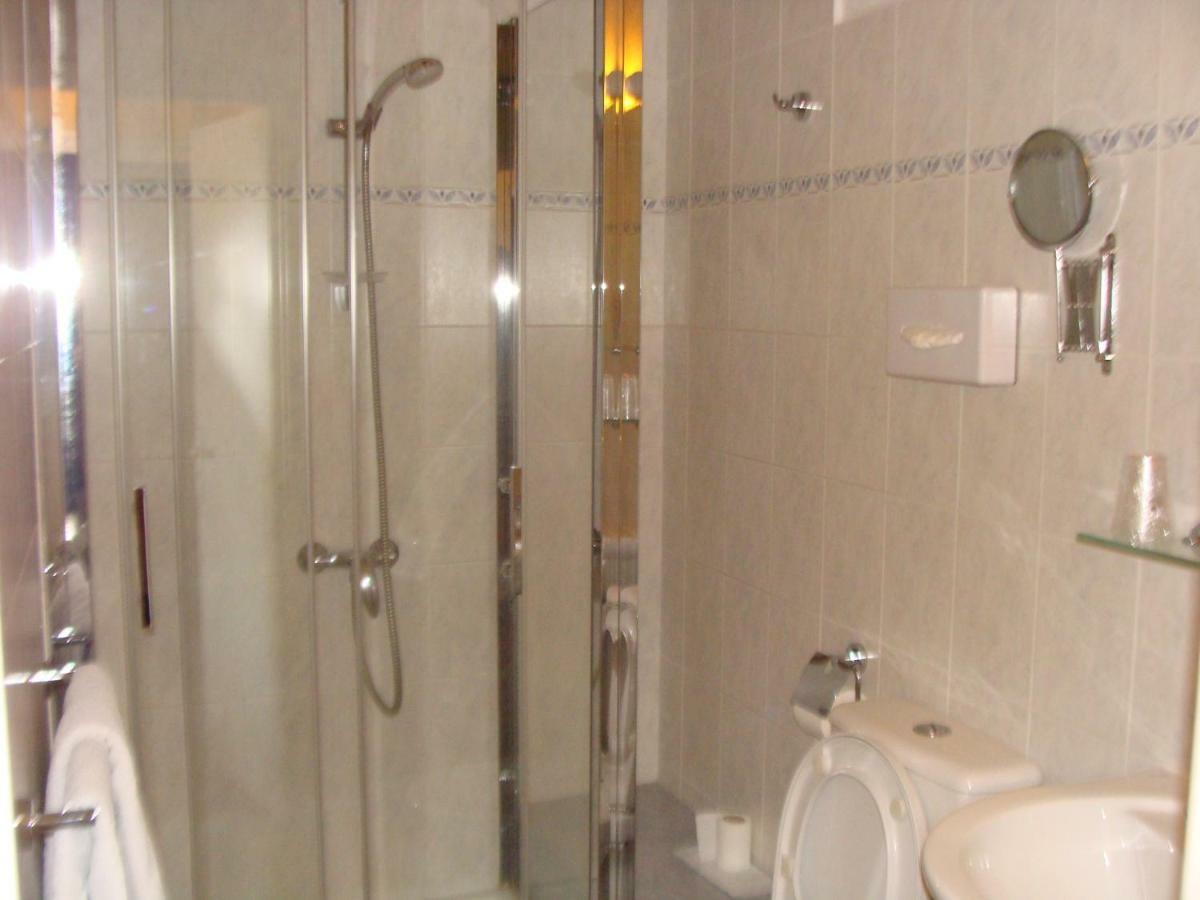 Logis La Gamade Hotel Donzenac Luaran gambar